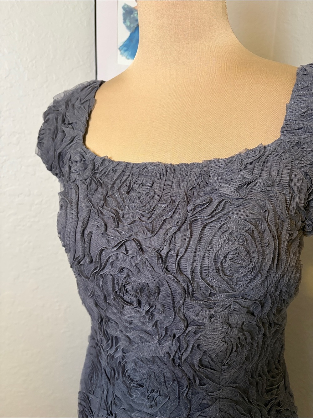 Adrianna Papell grey rosette midi sheath dress capped sleeves size 4 - Picture 2 of 9